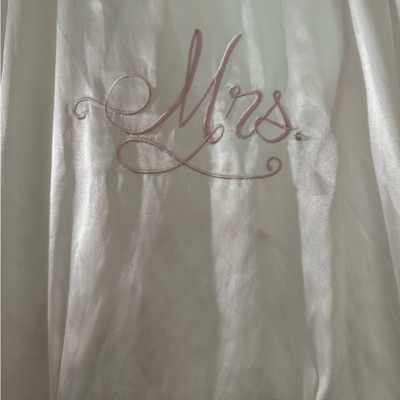 Bride Robe & Slip - Picture 3 of 4